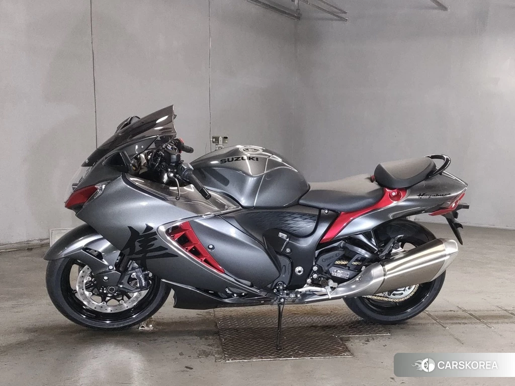 Проданный Suzuki GSX1300R HAYABUSA 2023 из Японии