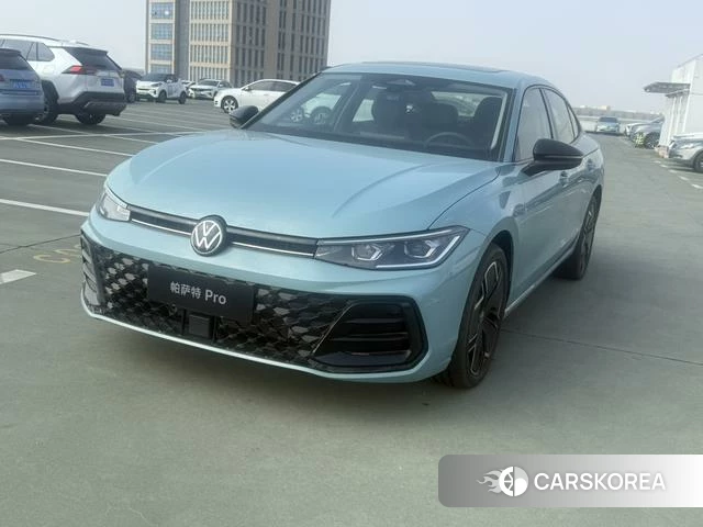 Volkswagen Passat 2026 Синий из Китая, фото 5