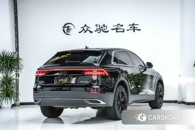 Audi Q8 2023 Черный из Китая, фото 4