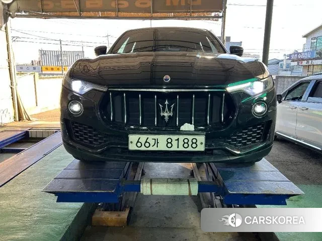 Maserati Levante 2018 Черный из Кореи, фото 2