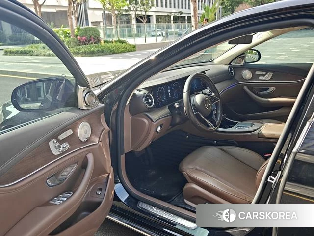 Mercedes-Benz E-class 2021 Черный из Китая, фото 4