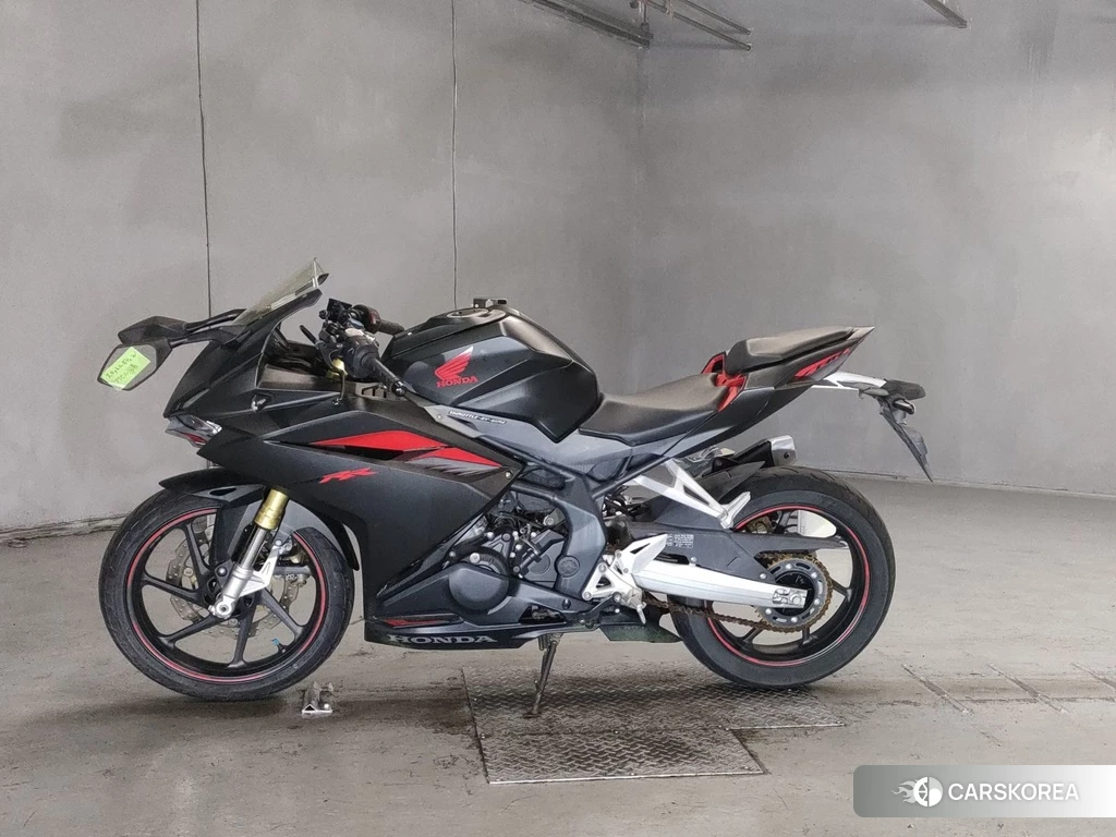 Проданный Honda CBR250RR 2017 из Японии, фото 2