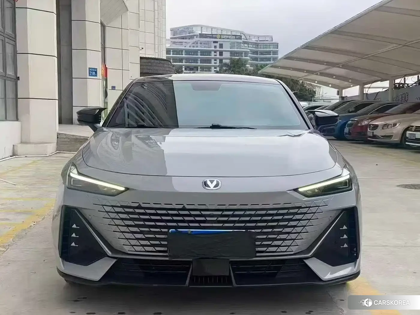 Chang'an Changan UNI-V 2022 Silver/gray из Китая, фото 2