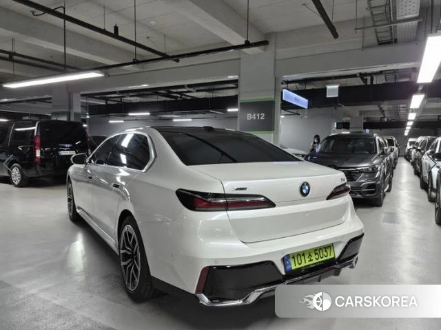 BMW 7 Series (G70) 2024 Белый из Кореи, фото 2