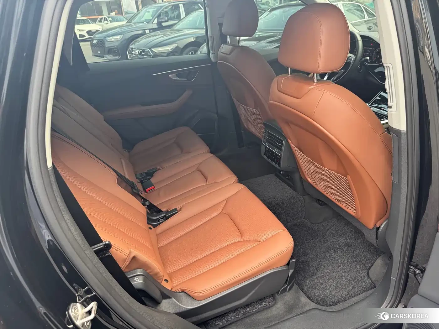 Audi Q7 2023 Черный из Китая, фото 2