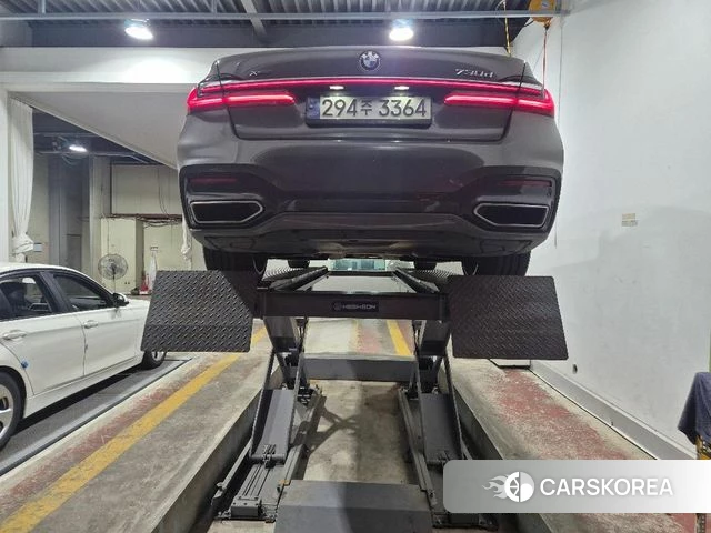 BMW 7 Series (G11) 2021 Серый из Кореи, фото 2