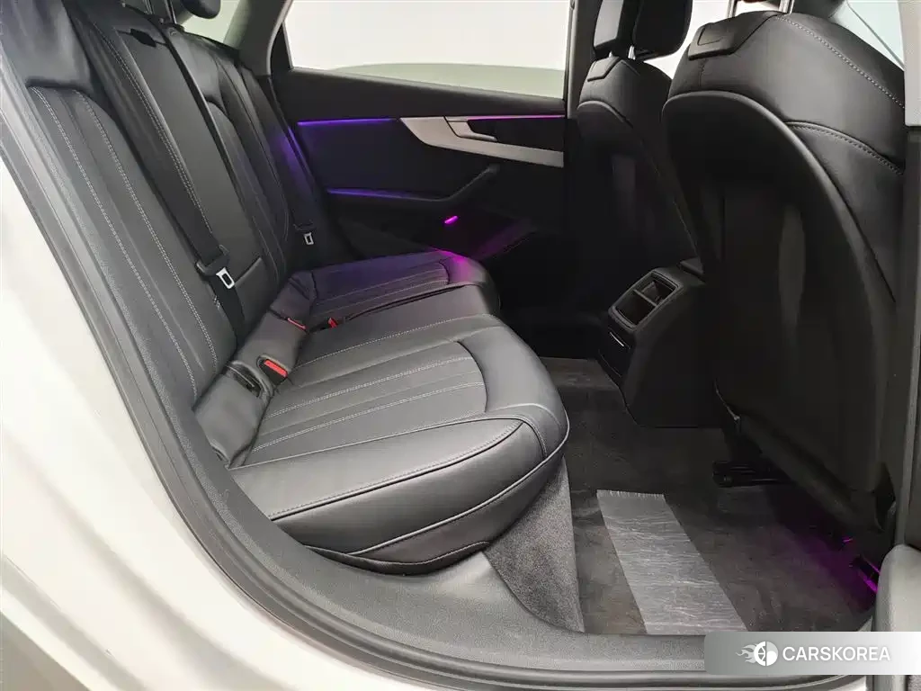 Audi A4L id 4539184 из Китая 12