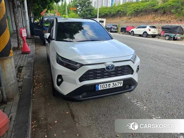 Toyota RAV4 5th Generation 2023 Белый из Кореи, фото 6