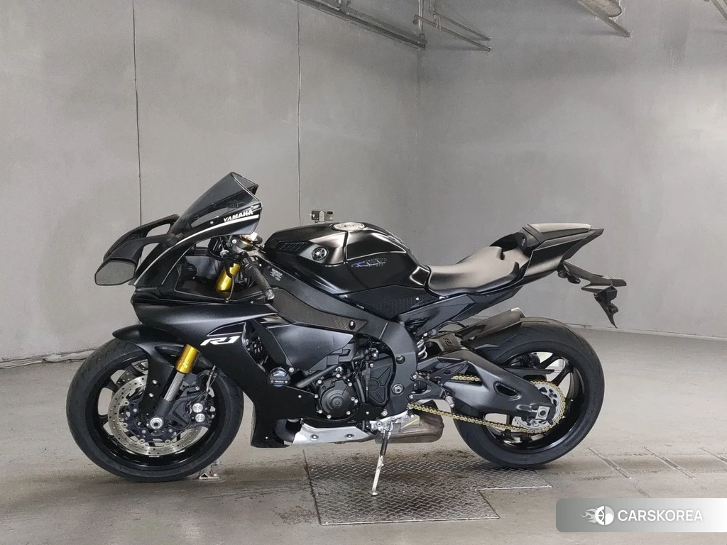 Проданный Yamaha YZF-R1 2018 из Японии