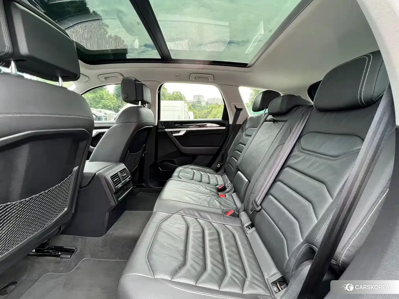 Volkswagen Touareg 2020 Silver/gray из Китая, фото 2