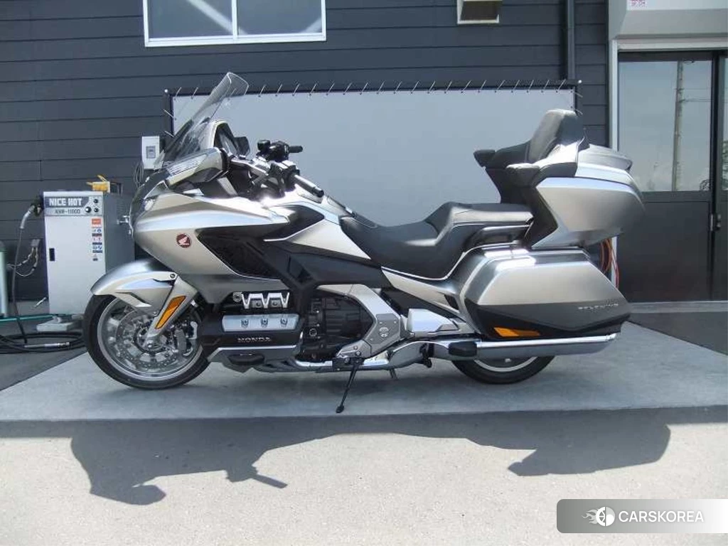 Проданный Honda GL1800 TOUR DCT 2024 из Японии, фото 2