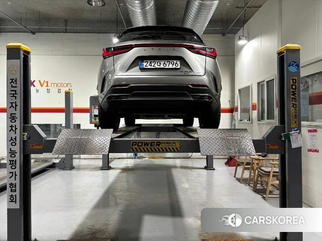 Lexus NX350h Second generation 2025 Серый из Кореи, фото 2