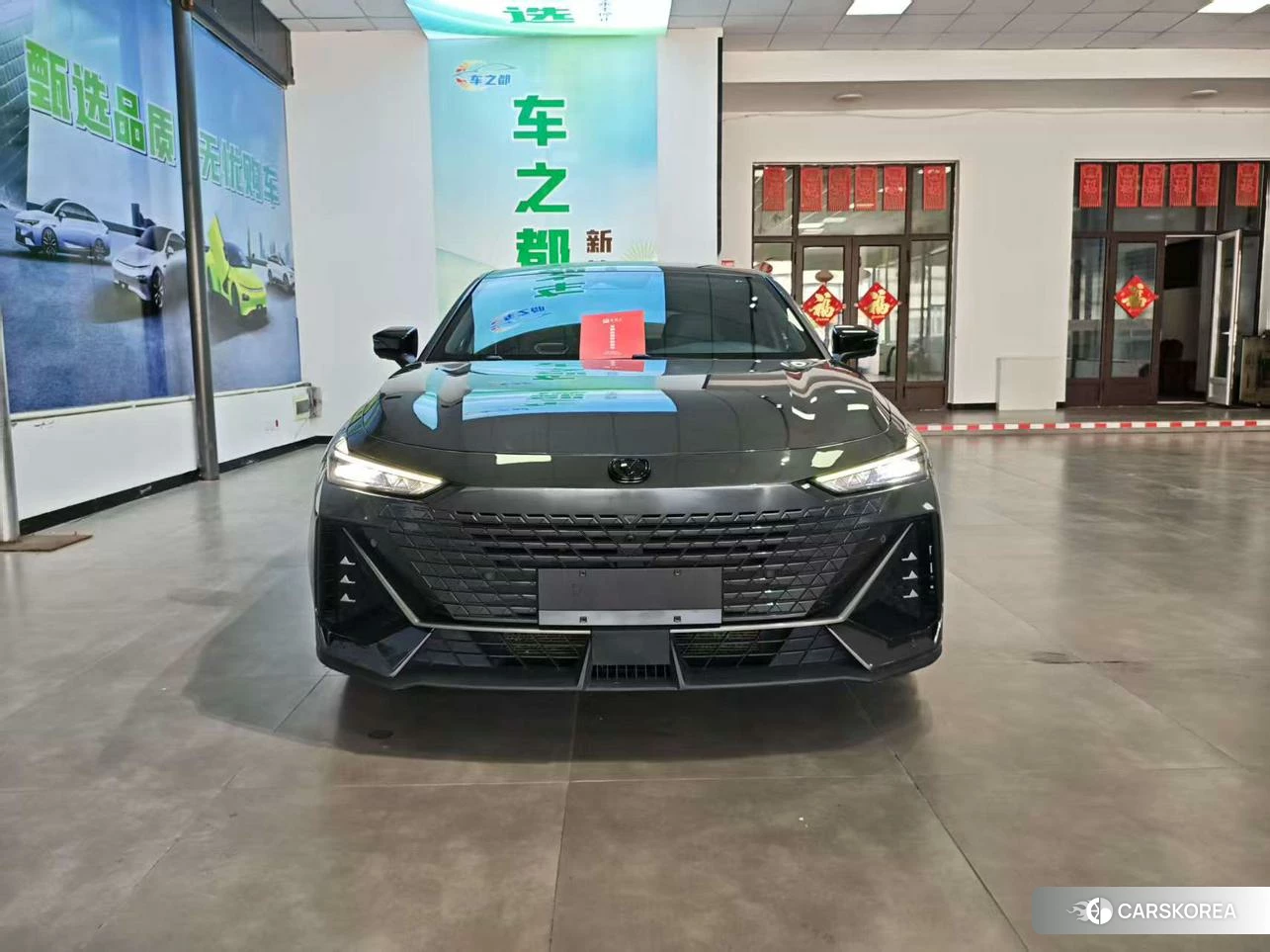 Chang'an UNI-V 2023 Темно-серый из Китая, фото 2
