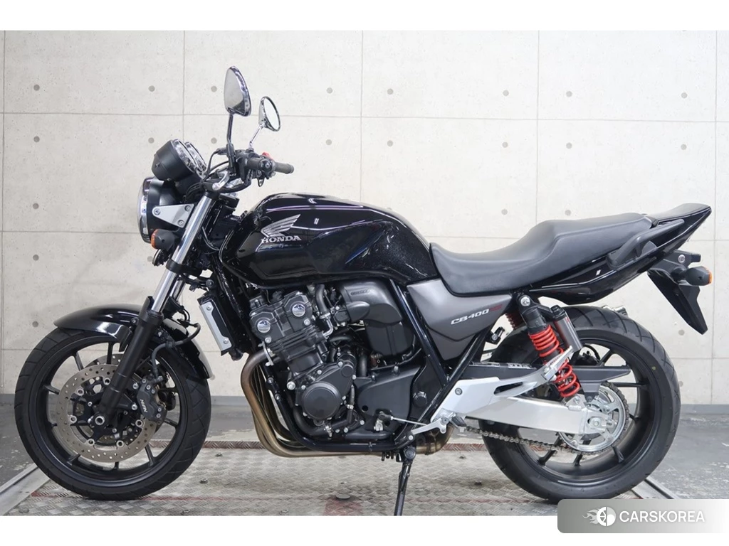 Проданный Honda CB400SF ABS 2020 из Японии, фото 2