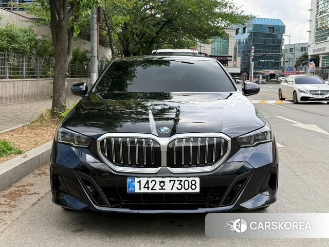BMW 5 Series (G60) id 4248233 из Кореи 12