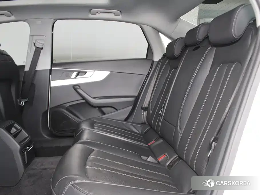 Audi A4L id 4674534 из Китая 7