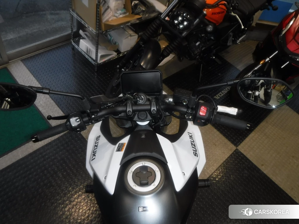 Проданный Suzuki GSX-8S 2023 из Японии, фото 2