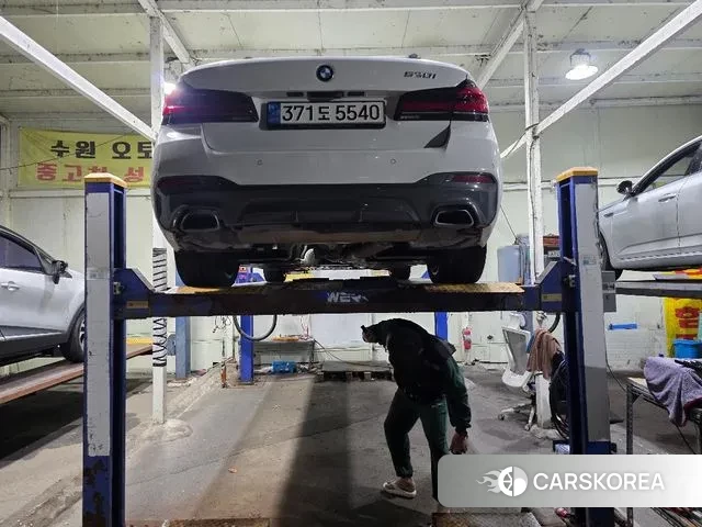 BMW 5 Series (G30) 2021 Белый из Кореи, фото 2