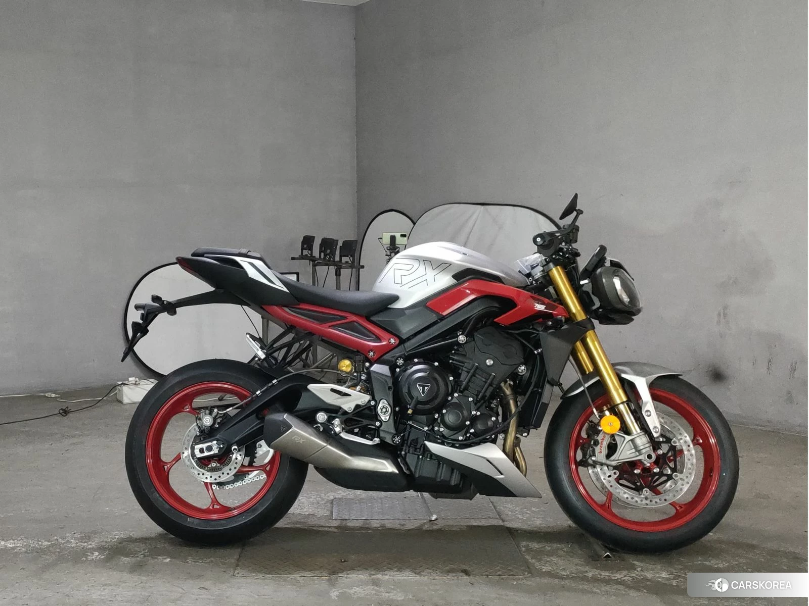 Проданный Triumph STREET TRIPLE RX 2026 из Японии, фото 3