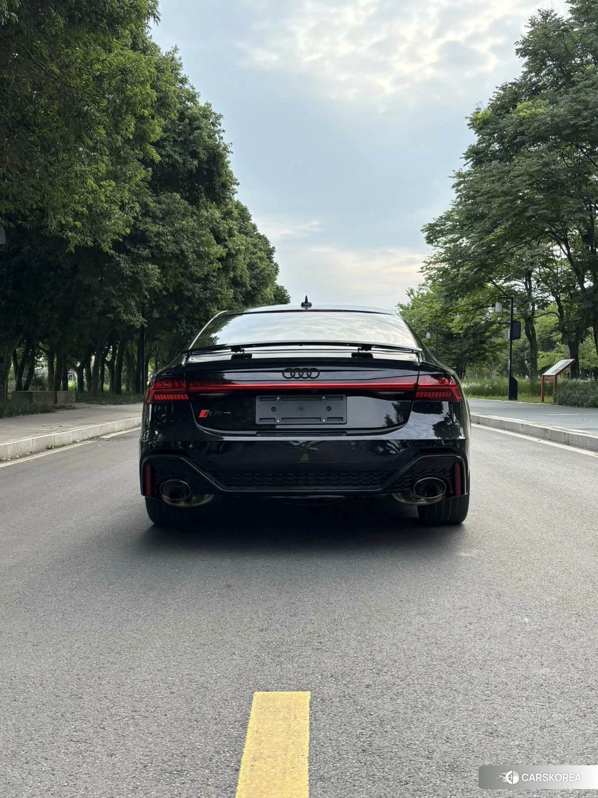 Audi A7 2022 Черный из Китая, фото 2