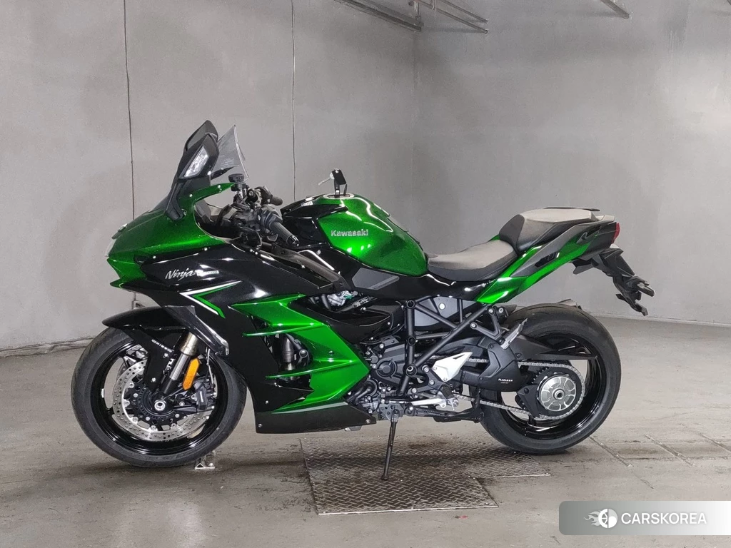 Проданный Kawasaki NINJA H2 SX 2023 из Японии, фото 2