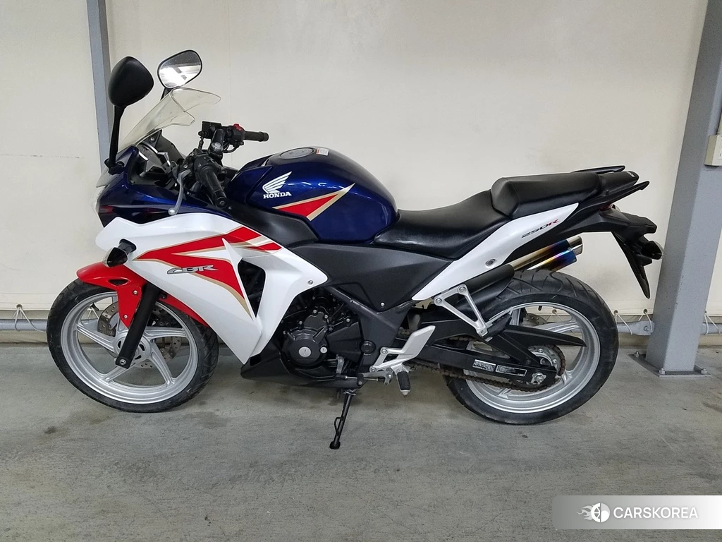 Проданный Honda CBR250R 2011 из Японии