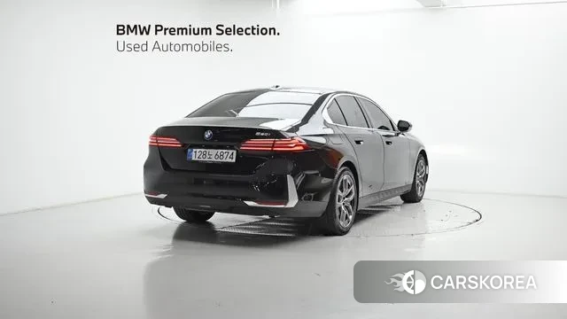 BMW 5 Series (G60) id 3431271 из Кореи 12