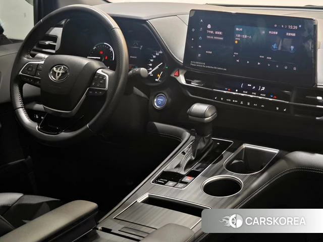 Toyota Saina 2023 Белый из Китая, фото 2