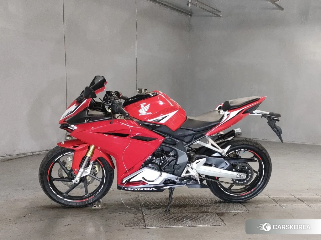 Проданный Honda CBR250RR 2017 из Японии, фото 2