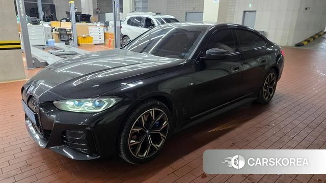 BMW i4 2023 Черный из Кореи, фото 2