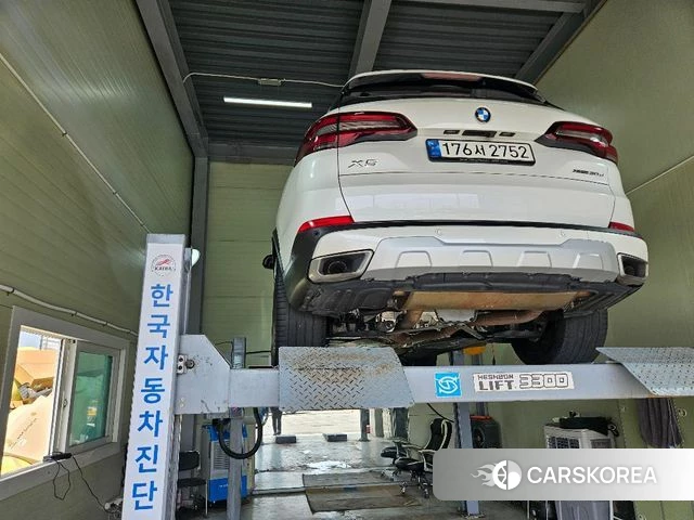 BMW X5 (G05) 2022 Белый из Кореи, фото 2