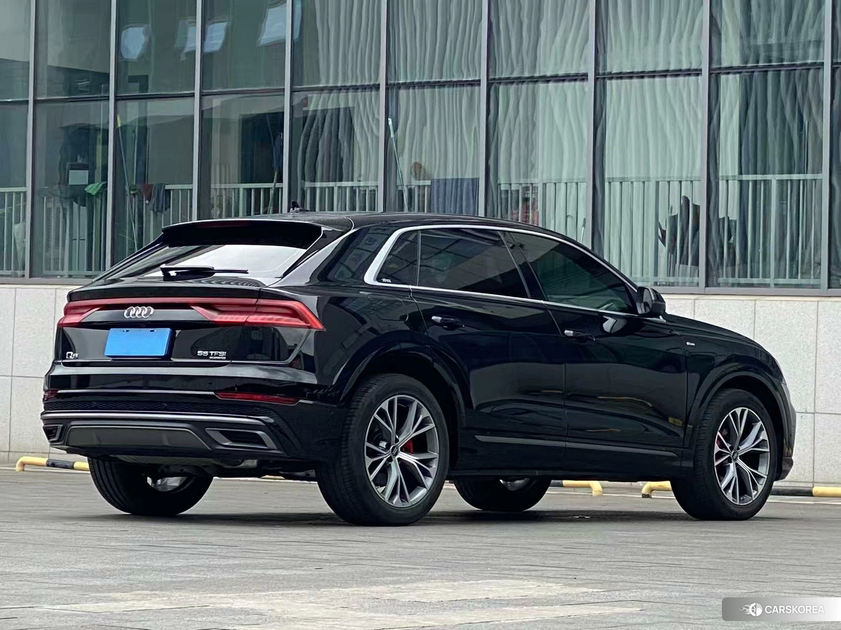 Audi Q8 2021 Черный из Китая, фото 5