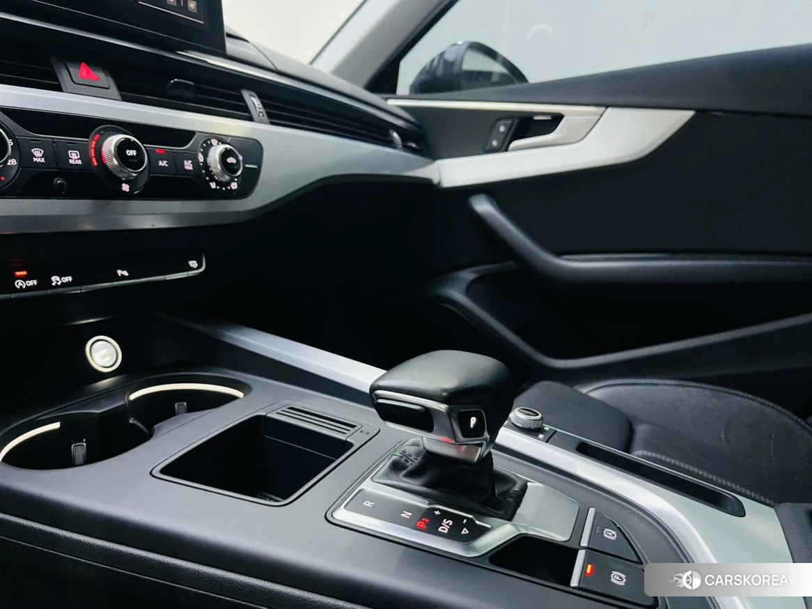 Audi A4L 2020 Темно-серый из Китая, фото 6