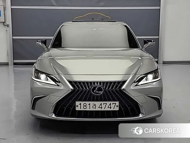 Lexus ES300h 7th generation 2023 Песочный из Кореи, фото 2