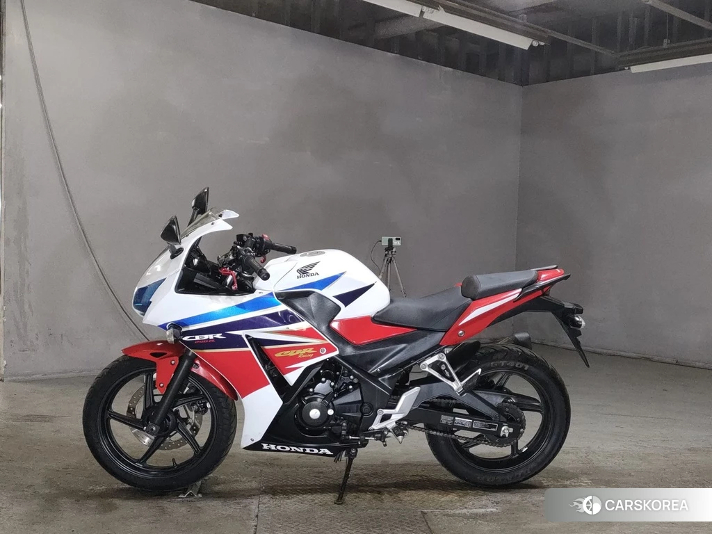 Проданный Honda CBR250R 2015 из Японии, фото 2