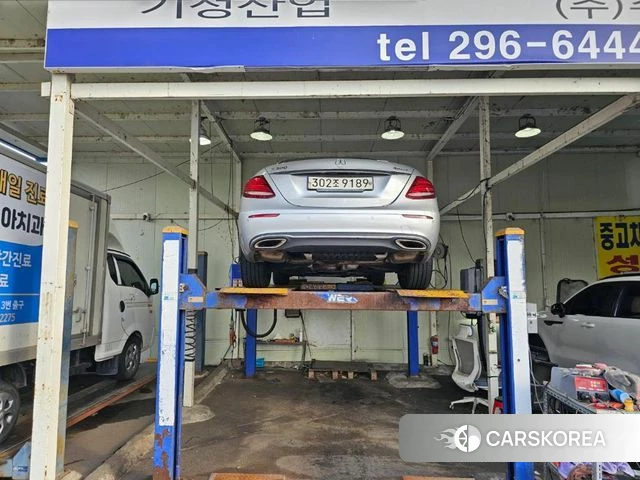 Mercedes-Benz E-Class W213 2019 Серебристо-серый из Кореи, фото 2