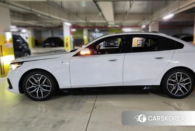 BMW 5 Series (G60) 2024 Белый из Кореи, фото 2