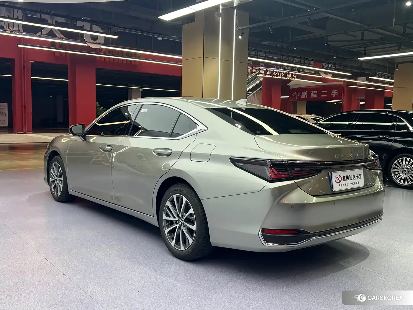 Lexus ES id 4546115 из Китая 9