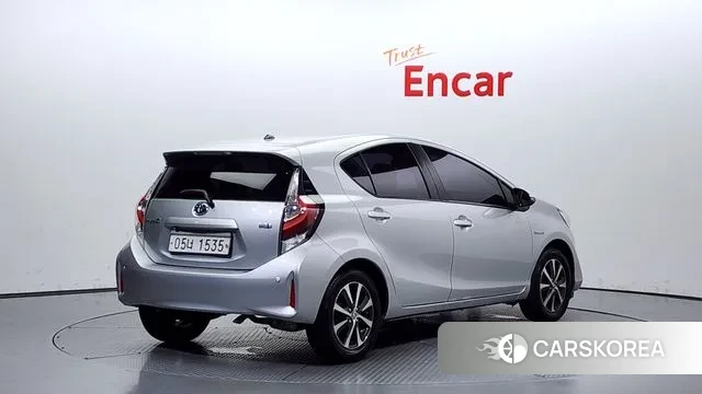 Toyota Prius C id 3061014 из Кореи 12