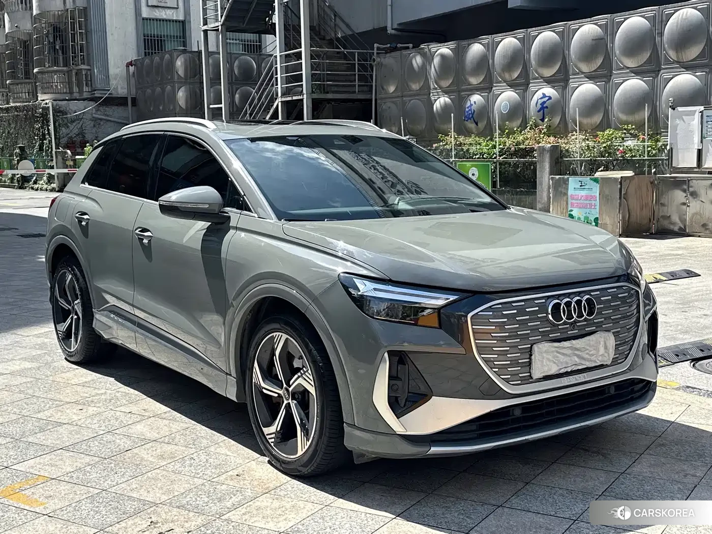 Audi Q4 e-tron 2023 Silver/gray из Китая, фото 2