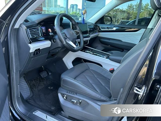 Volkswagen Tourang 2023 Черный из Китая, фото 2