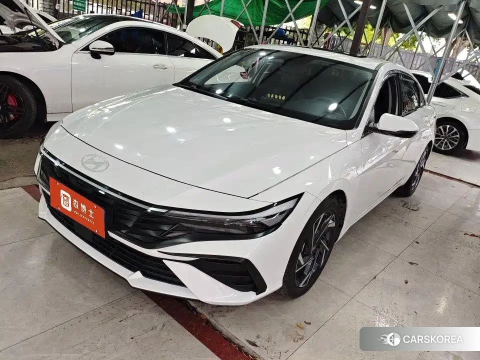 Hyundai Elantra 2024 Белый из Китая, фото 2