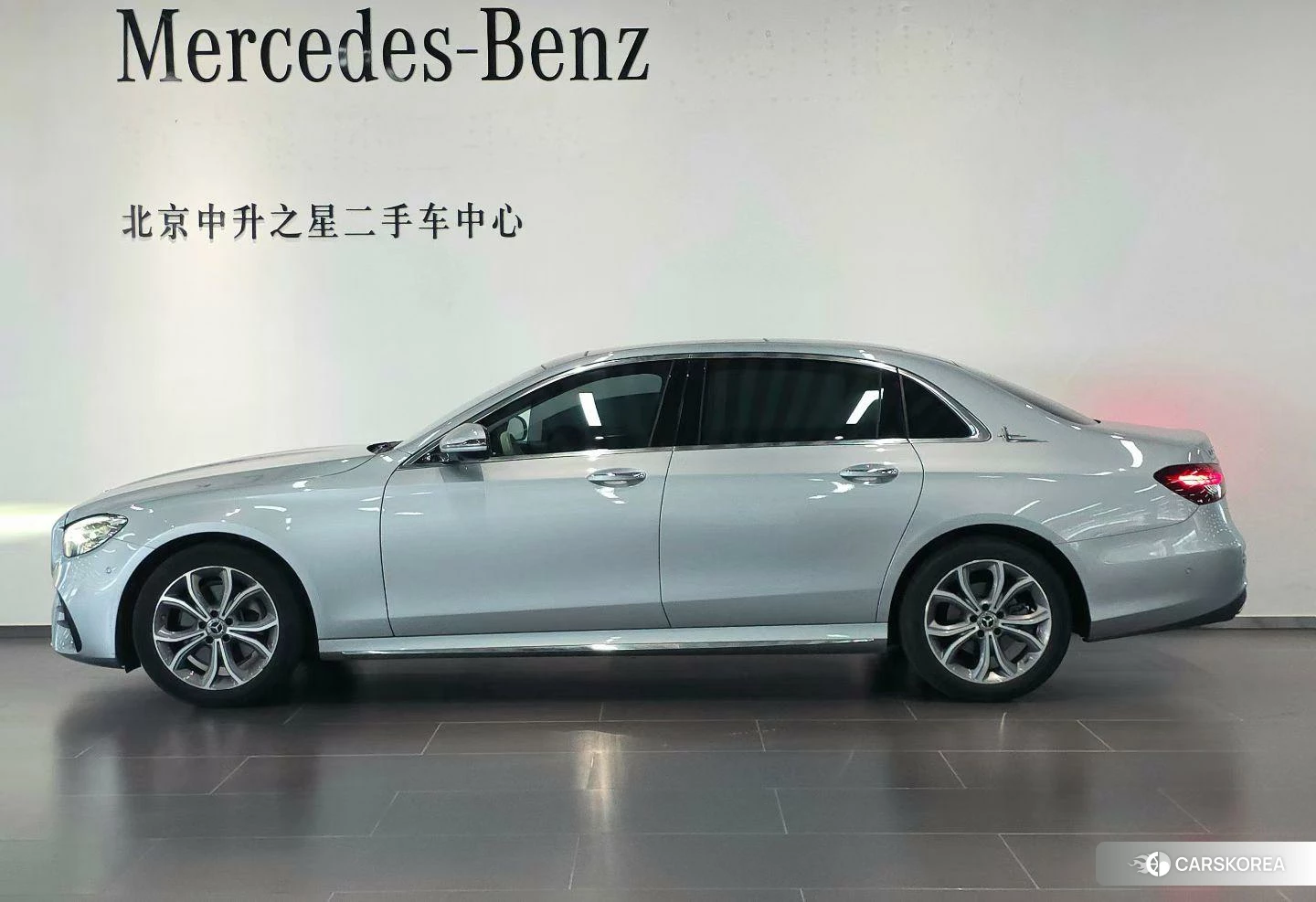 Mercedes-Benz E-class 2021 Серебристо-серый из Китая, фото 2