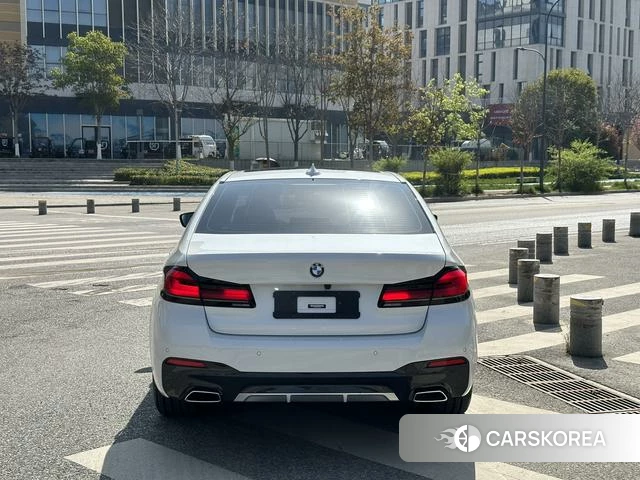 BMW 5 series 2023 Белый из Китая, фото 2