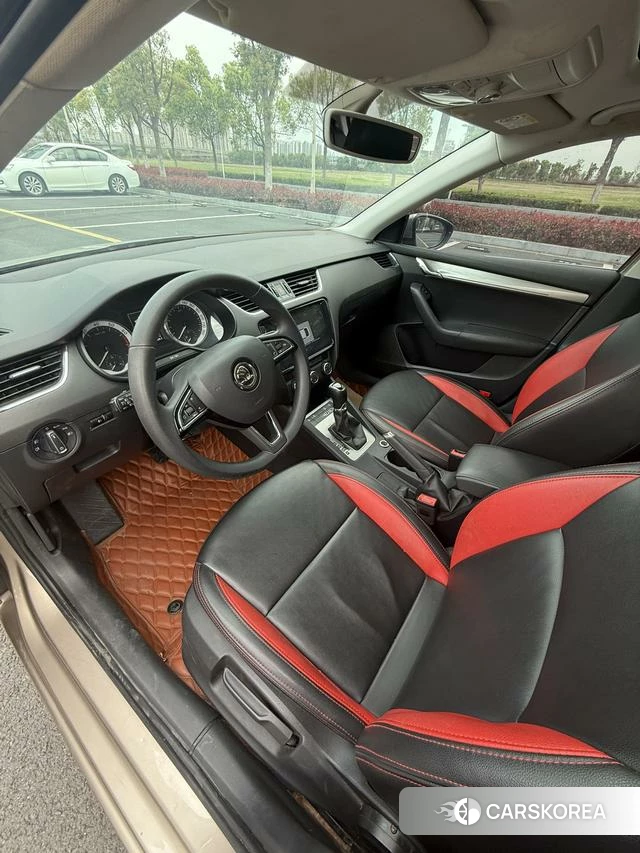 Skoda Octavia 2020 Шампань из Китая, фото 4