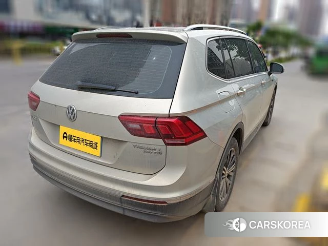 Volkswagen Tiguan L 2020 Серебристо-серый из Китая, фото 2