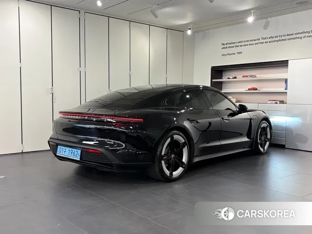 Porsche Taycan 2025 Черный из Кореи, фото 4