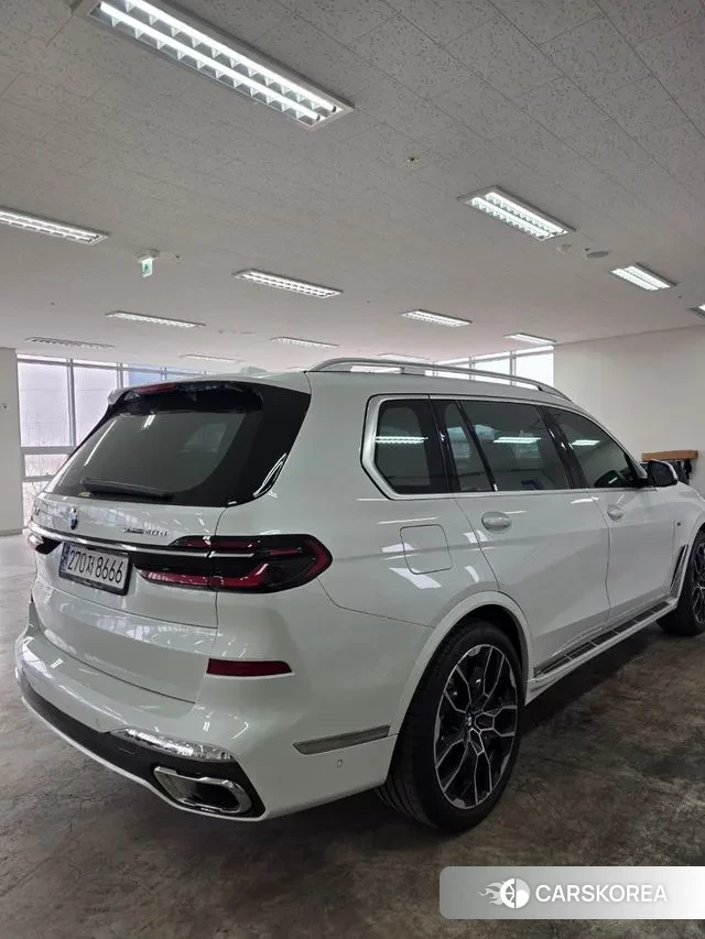 BMW X7 (G07) 2025 Белый из Кореи, фото 3