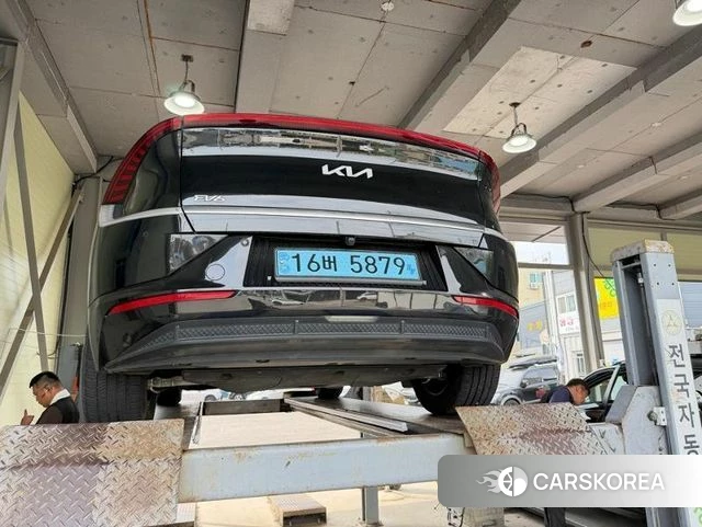 Kia EV6 2022 Черный из Кореи, фото 2