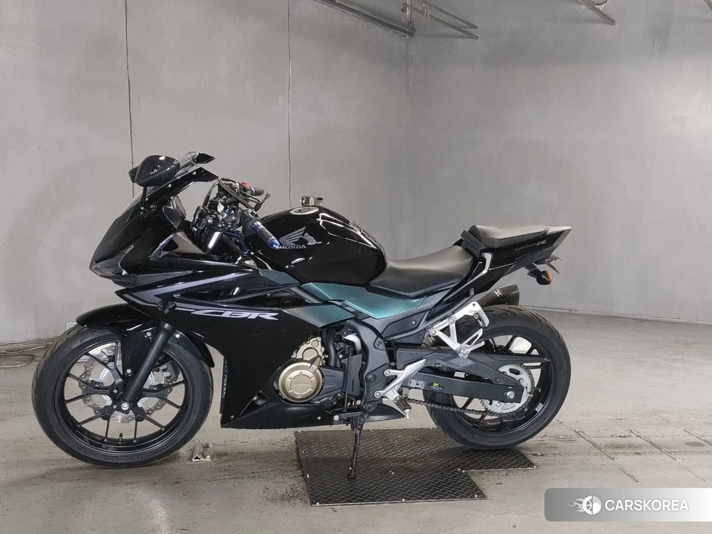 Проданный Honda CBR400R 2017 из Японии